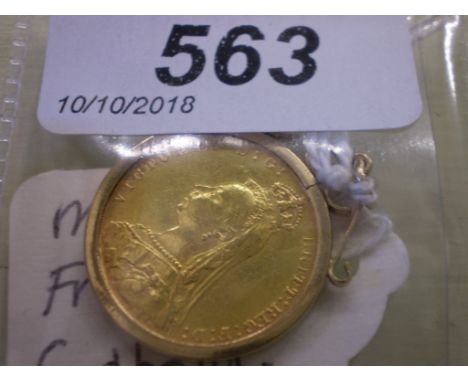  QUEEN VICTORIA JUBILEE HEAD FULL SOVEREIGN 1889 ( MELBOURNE MINT) IN MOUNTED GOLD SURROUND 