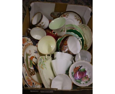 BOX OF MIXED CHINA MOSTLY CUPS AND SAUCERS INCL ROYAL WORCESTER