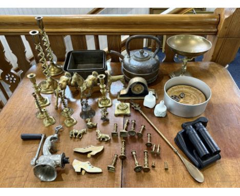 Box of Brass & Metalware, including candlesticks, horses, mantle clock, poker, pots, pans, kettle, coins, etc.