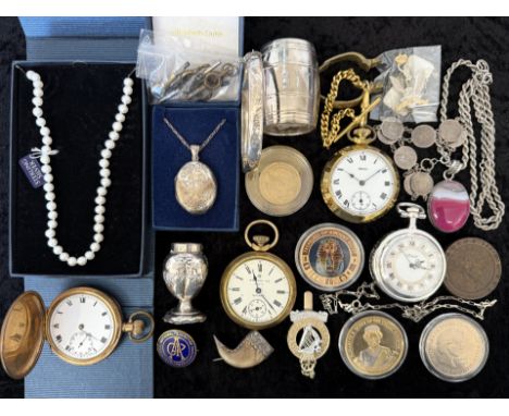 Bag of Mixed Collectables. Includes Cap Badges, Watches, Coins, Silver Jewellery, Costume Jewellery etc. 
