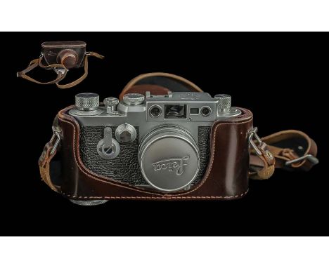 Leica NR 981064 Ernst Leitz Camera with leather camera case and strap.  All aspects of condition excellent.