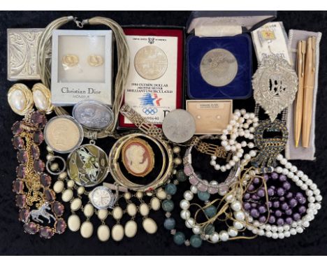 Bag of Mixed Collectables. Includes Coins, Costume Jewellery, Cap Badges, Parker Pens etc. 
