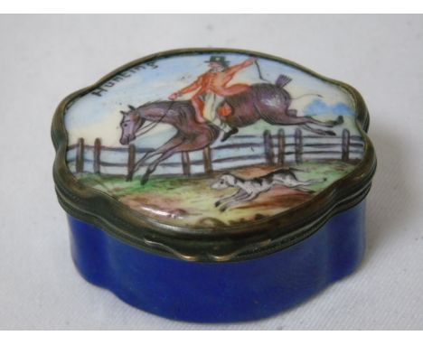 Enamel pill pot with hunting scene decoration