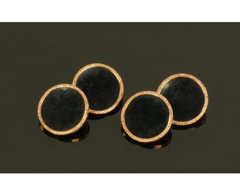 A pair of 9 ct gold cufflinks. CONDITION REPORT: Weight 3.8 grams gross. 