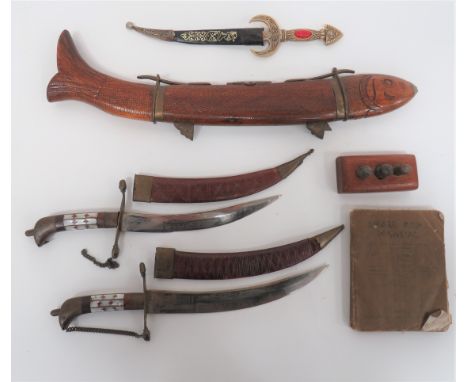 Various Early Indian Tourist Knivesconsisting 2 x single edged, slightly curved blade knives.  Floral etched with "Purefel. V
