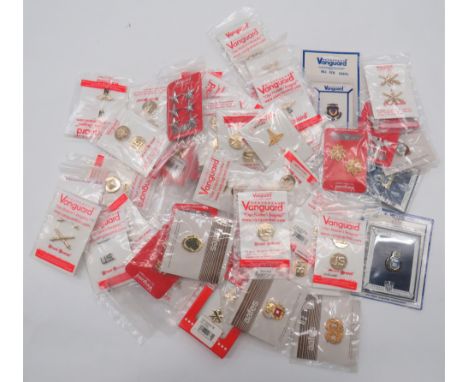 Large Quantity of American Rank and Collar Badgescurrent rank include Lt General ... Colonel ... Major General ... Captain ..