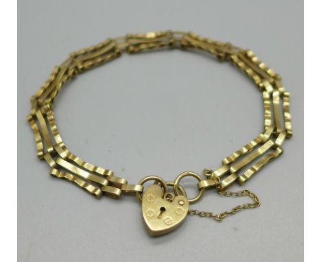 A 9ct gold gate bracelet, 5.3g 