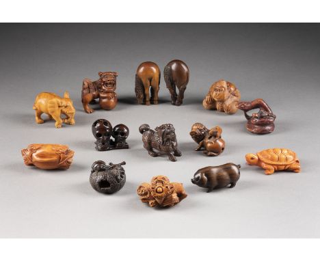 EIN KONVOLUT VON HOLZGESCHNITZTEN NETSUKES Japan, 19./20. Jahrhundert Holz. H. 1.9-8.9 cm. Das Konvolut umfasst ein Netsuke i