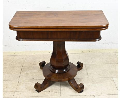 Large early 19th century English mahogany console table with column leg. ca 1820. 76x96x96cm. In good condition.