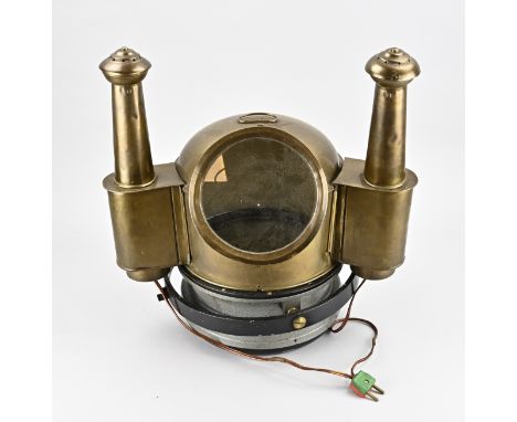 Old/antique ship's compass. Brand: W. Ludolph Bremerhaven/Hamburg. Entirely made of brass + sight glass. 19th century. Dimens