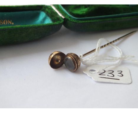 A VICTORIAN GOLD OPENING BALL LOCKET STICK PIN - BOXED 