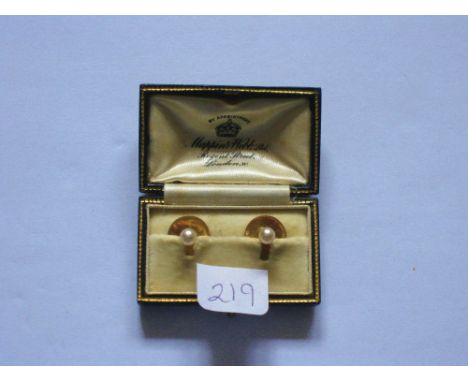 Pair of pearl &amp; 18ct gold shirt studs in fitted Mappin &amp; Webb case - 3.6gms Inc.