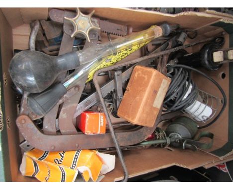 A box of mixed tools including lead lamps, oil cans etc. DTI Failure:please see information pages 