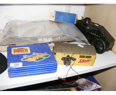 Hornby 00 level crossing - boxed, together with other collectables 