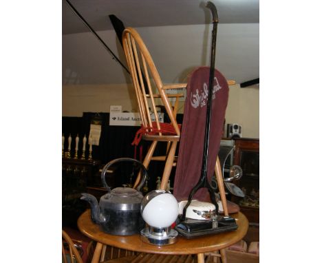 Vintage vacuum cleaner, metal kettle, etc. 