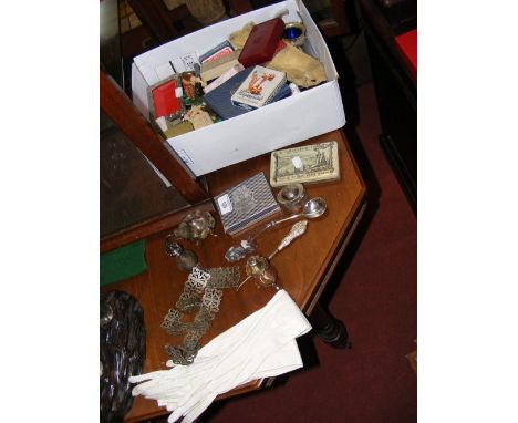 Box of collectables including spoons, pepperettes, etc