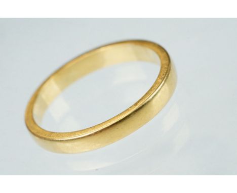 Late Victorian 22ct yellow gold wedding band, hallmarked 1899, width approx 2.5mm, ring size L 