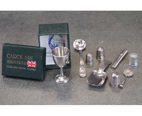 Group of silver items to include a silver caddy spoon with engine turned decoration to handle, Birmingham 1945, small silver 