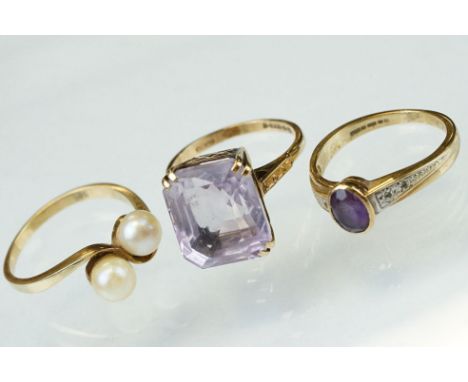 Amethyst 9ct yellow gold dress ring, the rectangular mixed cut amethyst measuring approx 13.5mm x 11.5mm, claw setting, facet