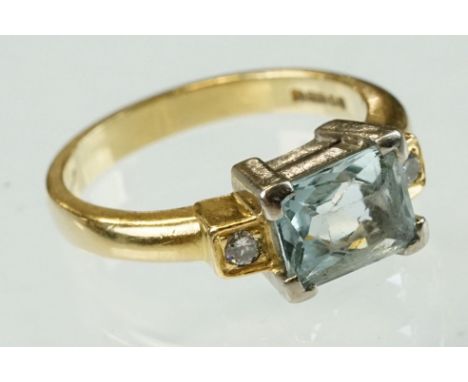 Aquamarine diamond 18ct yellow gold ring, the rectangular mixed cut aquamarine measuring approx 7.5mm x 5.5mm, claw set, smal