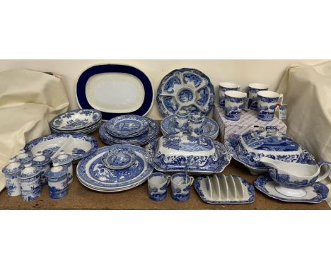Assorted blue and white pottery including Spode Italian mugs, pottery tureens and covers, plates etc 