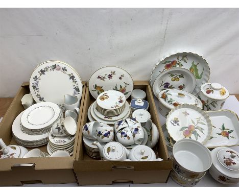 Royal Worcester Evesham pattern dinner and tea wares, comprising five dinner plates, three salad plates, one dessert plate, a