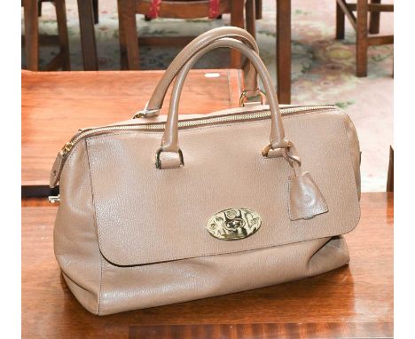 Mulberry Del Ray Light Tan Leather Handbag, with zip fastening, front flap with postmans lock, brass-tone hardware, leather h