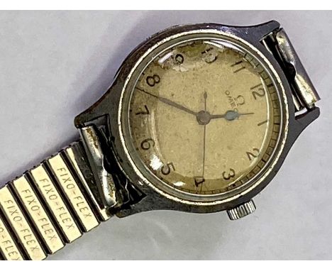 OMEGA WW2 PERIOD GENTLEMAN'S STAINLESS STEEL WRISTWATCH - the dial set with Arabic numerals and centre seconds, manual wind m