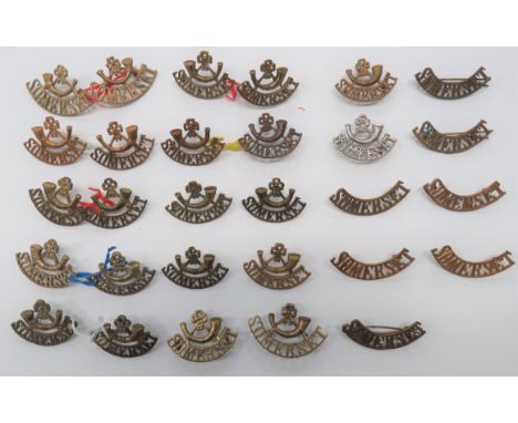 29 x Somerset Light Infantry Shoulder Titlesconsisting 8 x facing pairs of brass Somerset surmounted by a strung bugle ... 5 