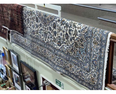 Fine hand knotted Persian Tabriz carpet 3.50 by 2.45.