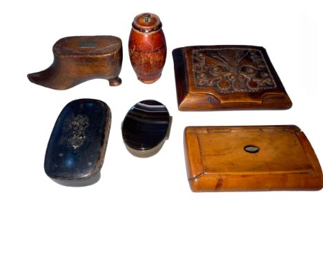 Treen items including trench art and cigarette box, shoe snuff box and papier mache and agate snuff boxes (6).