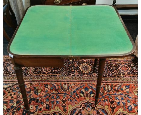 A Georgian mahogany fold out card table, 91 x 45.5cm.