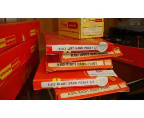 Hornby 00 Guage boxed R.394 Hydrualic Buffer stop, 3 x R.613 right hand point and 1 x R.612 Left hand point