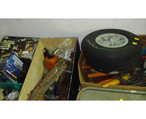 5 x boxes of assorted woodworking tools