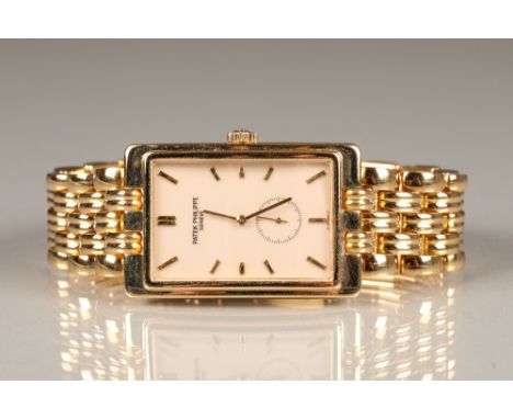 Patek Philippe gents 18ct yellow gold wrist watch, rectangular dial with applied gold baton hour markers, subsidiary dial, go