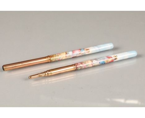 Boxed handpainted porcelain handled fountain pen and matching propelling pencil, boxed marked Edward Foehr, Stuttgart, pencil
