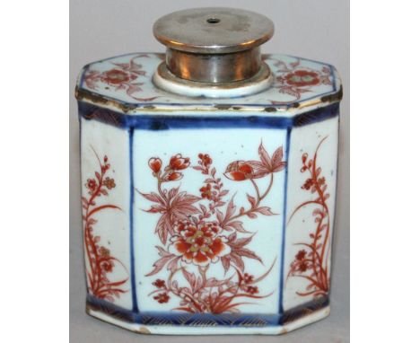 A CHINESE IMARI KANGXI PERIOD PORCELAIN TEA CADDY, circa 1700, with a silver-metal cover, the chamfered rectangular-section b