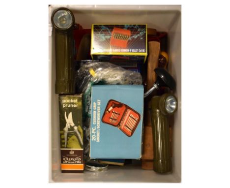 Box containing assorted tools to include; mallet, brace drill etc   Condition: 