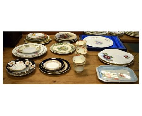 Assorted ceramics to include; Aynsley Little Sweetheart presentation plate, Royal Worcester Regency pattern saucer, side plat