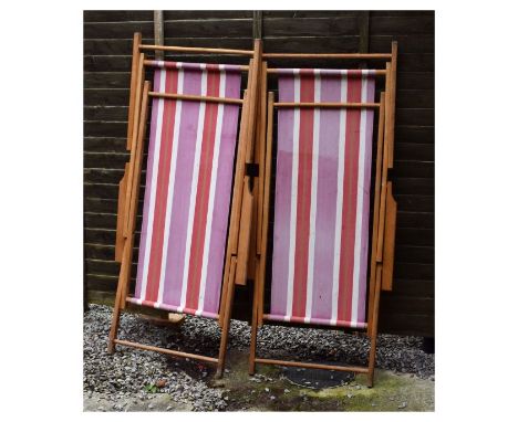 Pair of vintage deckchairs   Condition: 