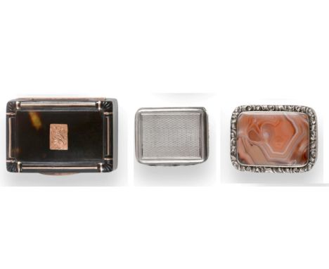 A George III Silver Agate Set Vinaigrette, maker's mark only RF struck three times, possibly Scottish, circa 1810, with engin