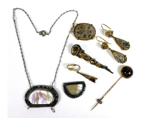 A group of jewellery, comprising a gold and agate stick pin, a silver and mother of pearl necklace, a/f, a yellow silver broo