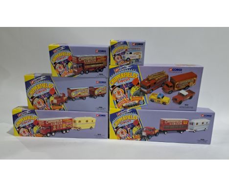 Corgi Classis "Chipperfields Circus", a&nbsp;boxed group. Although unchecked for completeness condition generally&nbsp;appear