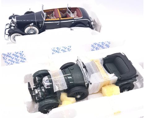 Franklin Mint, a partly boxed pair of 1:24 scale Classic models comprising of 1926 Mercedes-Benz Model K in Blue with Whitewa