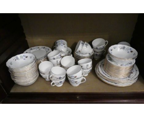 A vintage Colclough part tea and dinner service (a lot)