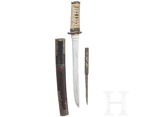 Tanto, Japan, Meiji-Periode  Ältere Klinge, Hira Zukuri mit Sugu Ha Hamon, Ermüdungserscheinungen und Kizu, silbernes Neko Ga