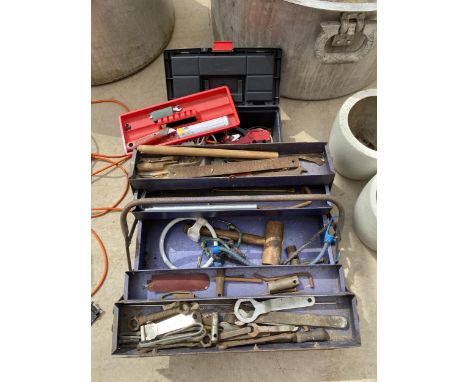 AN ASSORTMENT OF TOOL BOXES AND TOOLS TO INCLUDE SPANNERS AND HAMMERS ETC 