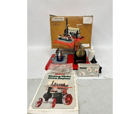 A BOXED MAMOD SP4 STATIONARY STEAM ENGINE AND ACCESSORIES 