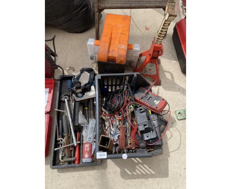 AN ASSORTMENT OF TOOLS TO INCLUDE AN AXEL STAND AND ELECTRIC TESTERS ETC 