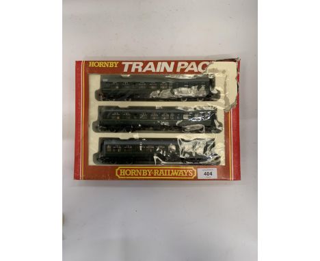 A VINTAGE BOXED HORNBY 00 GAUGE BR 3 CAR DIESEL MULTIPLE UNIT CLASS 110, MODEL NUMBER R369 
